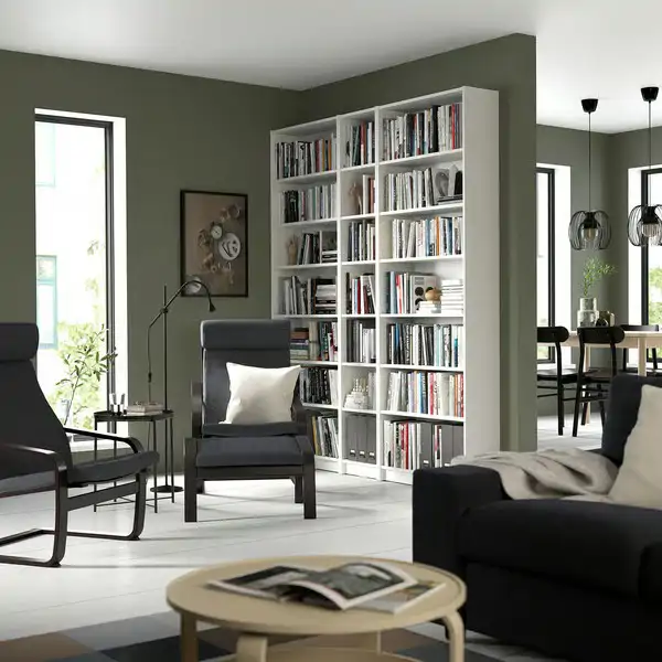 IKEA lanza una nueva versión de la clásica estantería BILLY que se convierte en mesa plegable: ideal para pisos pequeños