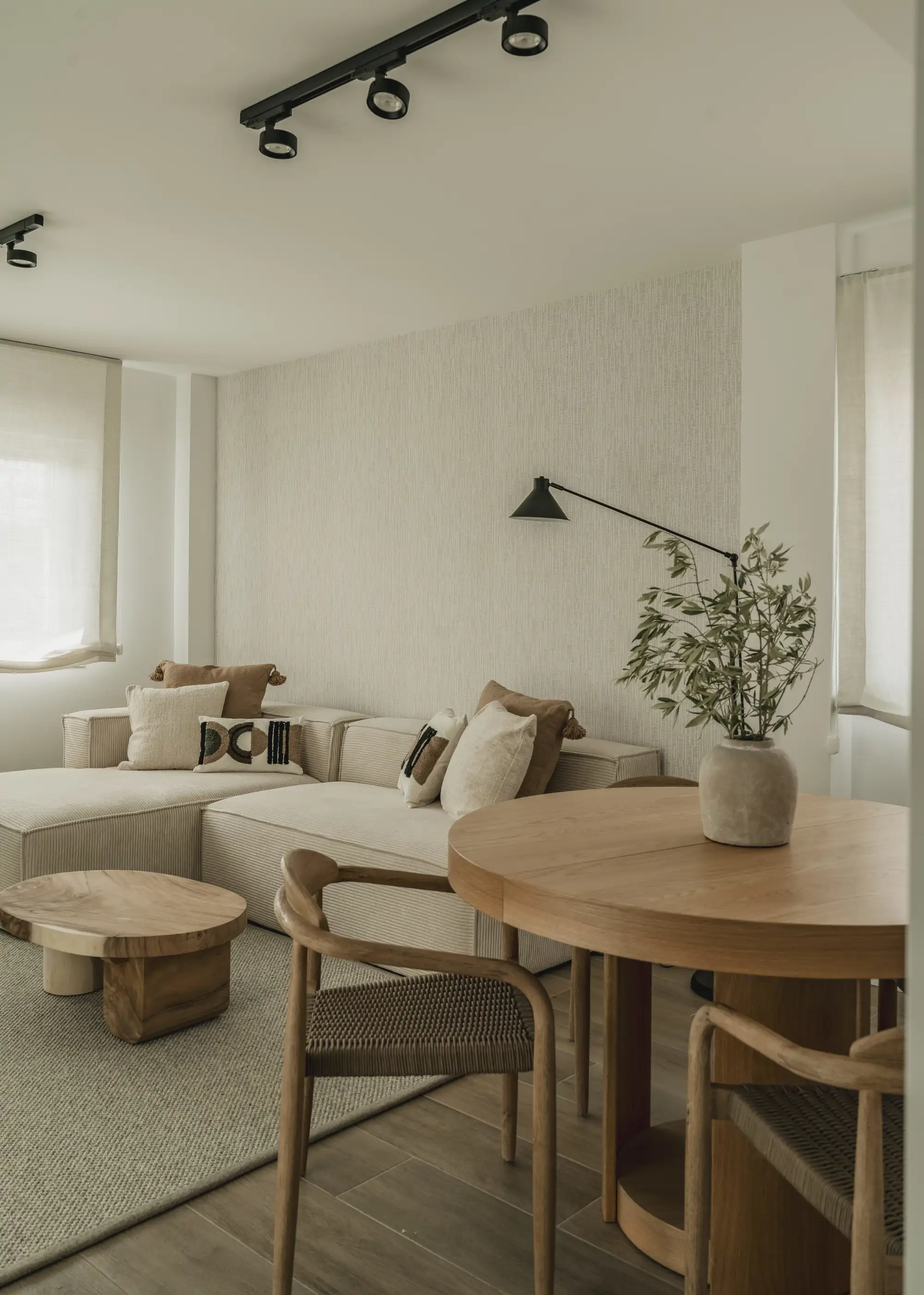 Un salón con textura que abraza