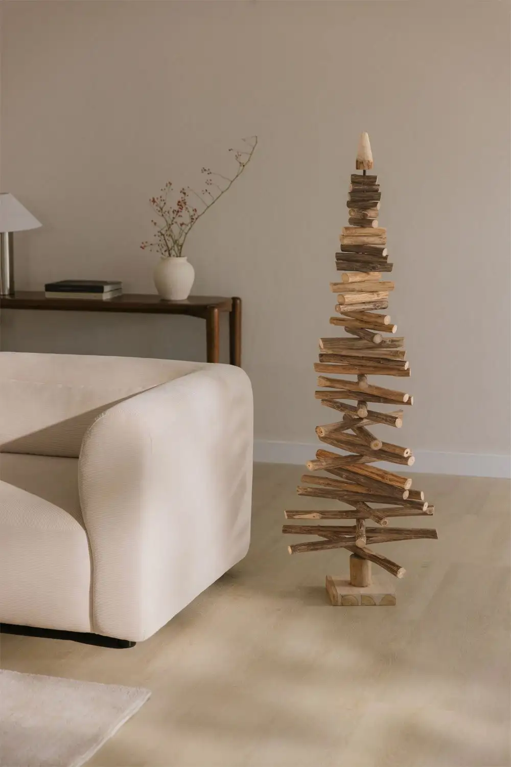 Un árbol De Madera Con Hojas Y Ramas Se Muestra Sobre Un Fondo Blanco